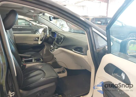 2019 Chrysler Pacifica Limited from USA, damaged, VIN 2C4RC1GG3KR738648